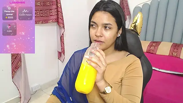 lakshmiraniii online show from September 30, 2025, 10:21 am