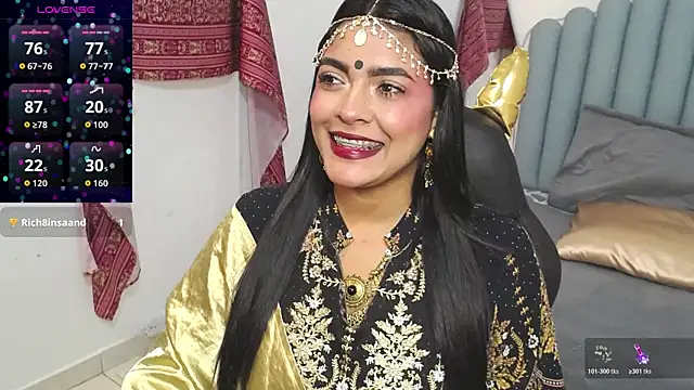 lakshmiraniii online show from November 5, 2025, 11:46 am