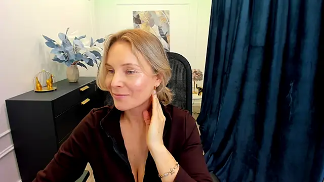 Sinty Devis online show from October 7, 2025, 11:44 am