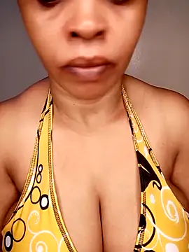 Snapshot of boobsnipplian chatting on March 8, 2025, 4:34 am boobsnipplian online show from March 8, 2025, 4:34 am
