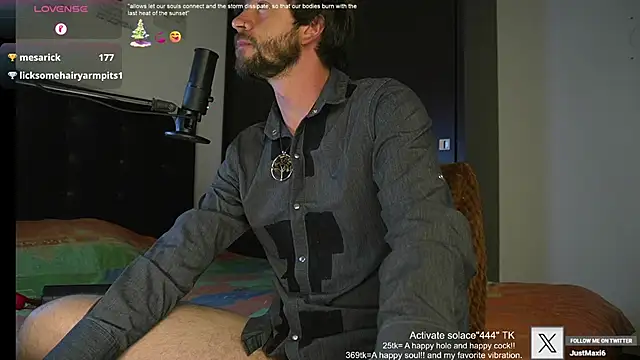 Snapshot of just_maxii chatting on February 2, 2025, 1:55 am just maxii online show from February 2, 2025, 1:55 am