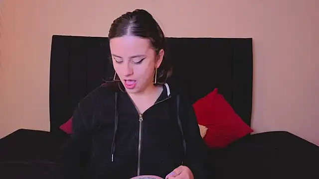 Snapshot of kassandra_james chatting on January 11, 2026, 1:18 pm kassandra james online show from January 11, 2026, 1:18 pm