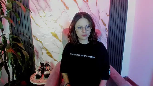 Snapshot of kassandra_james chatting on February 13, 2026, 1:55 pm kassandra james online show from February 13, 2026, 1:55 pm