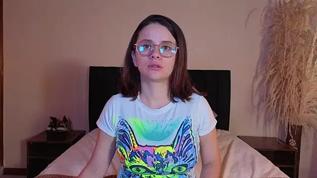 kassandra james online show from March 3, 2026, 12:56 pm