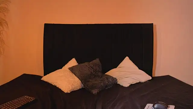 Snapshot of kassandra_james chatting on February 2, 2026, 1:10 pm kassandra james online show from February 2, 2026, 1:10 pm