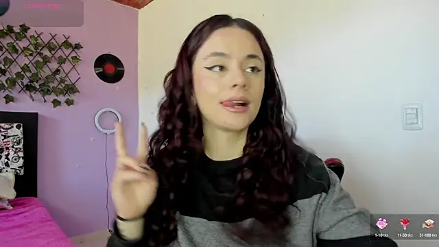 Snapshot of kassandra_james chatting on January 21, 2025, 4:27 pm kassandra james online show from January 21, 2025, 4:27 pm