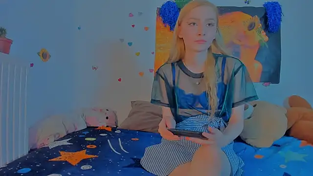 Snapshot of Lizzyjordanxo chatting on June 23, 2026, 3:32 pm Lizzyjordanxo online show from June 23, 2026, 3:32 pm