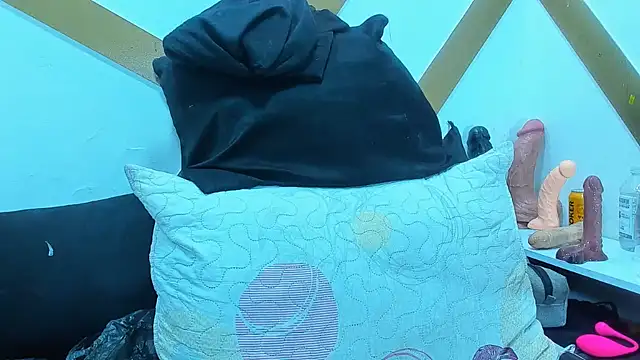 SashaBigSquirt online show from June 5, 2026, 2:38 am