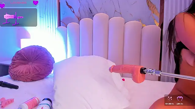 carolriveraa  online show from March 20, 2025, 11:34 pm