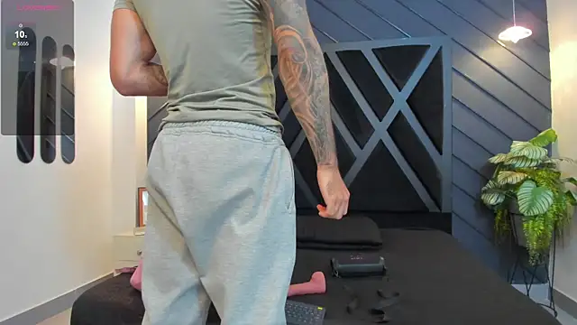 Apolo Bianco  online show from September 9, 2025, 11:25 pm