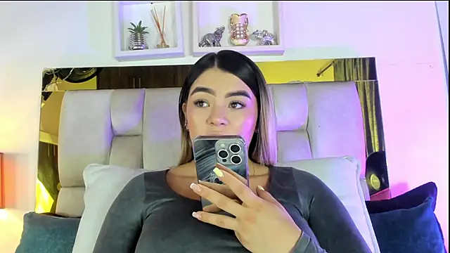 emmy r online show from September 9, 2025, 12:03 pm