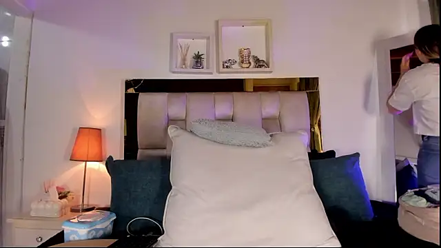 emmy r online show from March 12, 2026, 12:09 pm