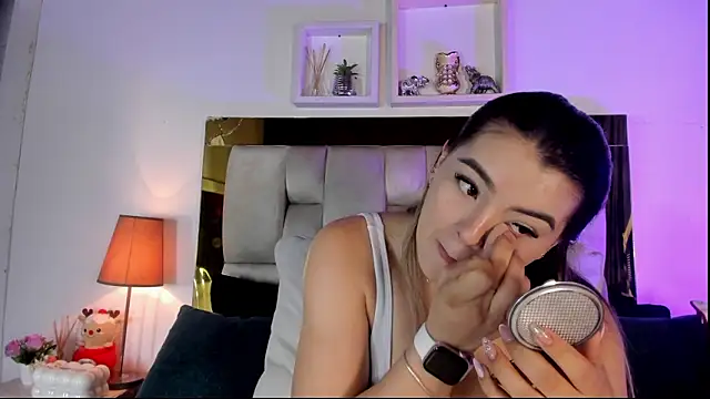 Snapshot of emmy_r chatting on February 26, 2026, 12:05 pm emmy r online show from February 26, 2026, 12:05 pm