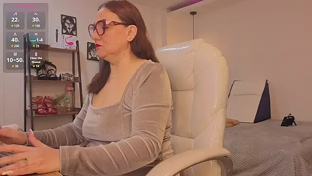 Snapshot of lady_nylon_ chatting on December 1, 2025, 12:39 pm lady nylon online show from December 1, 2025, 12:39 pm