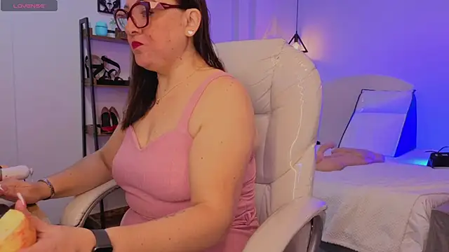 Snapshot of lady_nylon_ chatting on November 8, 2025, 11:25 am lady nylon online show from November 8, 2025, 11:25 am