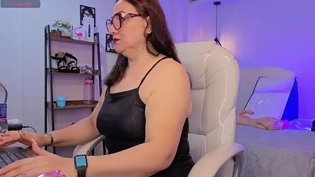 Snapshot of lady_nylon_ chatting on November 7, 2025, 12:10 pm lady nylon online show from November 7, 2025, 12:10 pm