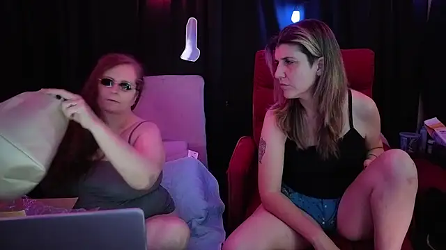 Sexy Mama-69 online show from October 2, 2025, 4:43 pm