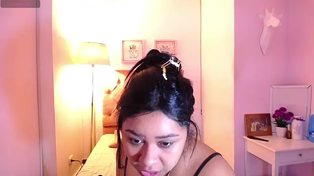 Nahom1  online show from November 4, 2025, 8:23 pm