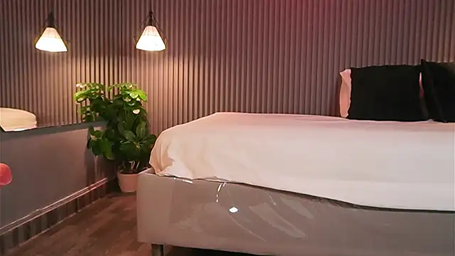 EriKlein online show from March 24, 2026, 7:25 pm