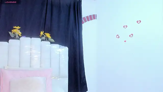 RoxannaBlanche online show from April 20, 2026, 11:13 am