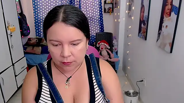 Snapshot of claryssa_ chatting on December 5, 2025, 7:55 pm claryssa online show from December 5, 2025, 7:55 pm