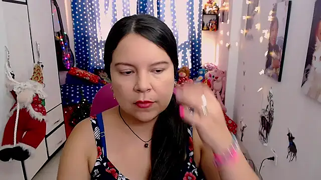 Snapshot of claryssa_ chatting on December 6, 2024, 7:50 pm claryssa online show from December 6, 2024, 7:50 pm