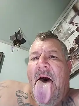 bigdoog8 online show from May 15, 2026, 6:33 am
