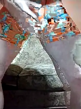 Hugebwc102 online show from December 15, 2025, 5:02 am