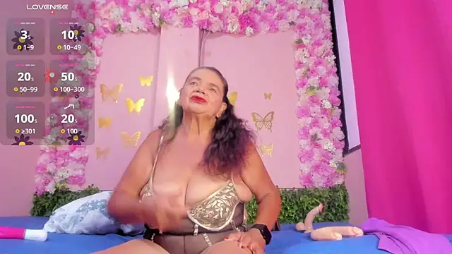 Snapshot of grandmother_milf chatting on November 13, 2025, 9:19 pm grandmother milf online show from November 13, 2025, 9:19 pm