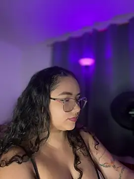 CurlyGirl 1 online show from April 9, 2026, 11:00 pm