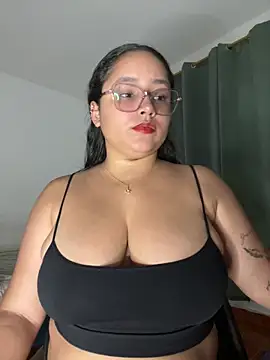 Snapshot of CurlyGirl_1 chatting on October 15, 2025, 7:11 pm CurlyGirl 1 online show from October 15, 2025, 7:11 pm