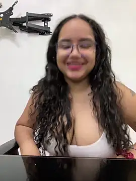 Snapshot of CurlyGirl_1 chatting on March 15, 2025, 4:10 pm CurlyGirl 1 online show from March 15, 2025, 4:10 pm