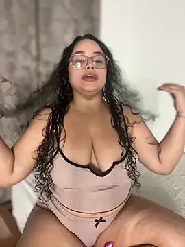 CurlyGirl 1 online show from April 3, 2026, 11:11 pm