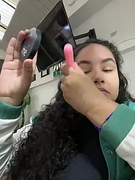 Snapshot of CurlyGirl_1 chatting on February 19, 2025, 11:28 am CurlyGirl 1 online show from February 19, 2025, 11:28 am