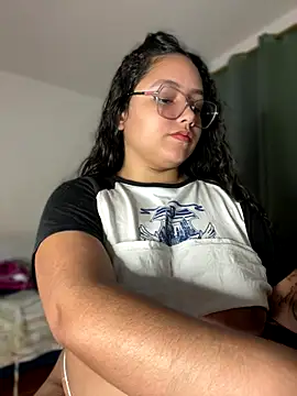 Snapshot of CurlyGirl_1 chatting on November 25, 2025, 10:54 pm CurlyGirl 1 online show from November 25, 2025, 10:54 pm