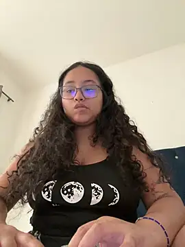 Snapshot of CurlyGirl_1 chatting on February 21, 2025, 7:43 pm CurlyGirl 1 online show from February 21, 2025, 7:43 pm