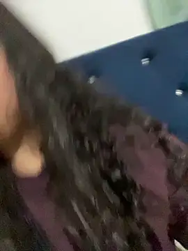 CurlyGirl 1 online show from January 6, 2026, 11:09 pm