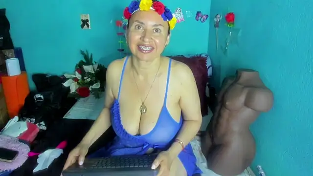 Snapshot of SheraHadee chatting on May 21, 2026, 10:56 am SheraHadee online show from May 21, 2026, 10:56 am