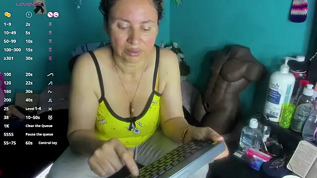 Snapshot of SheraHadee chatting on May 5, 2026, 10:40 am SheraHadee online show from May 5, 2026, 10:40 am