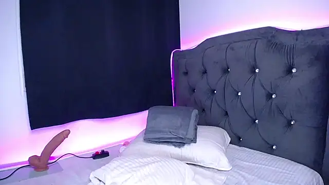 Snapshot of henry_diiaz chatting on February 4, 2026, 12:11 pm henry diiaz online show from February 4, 2026, 12:11 pm