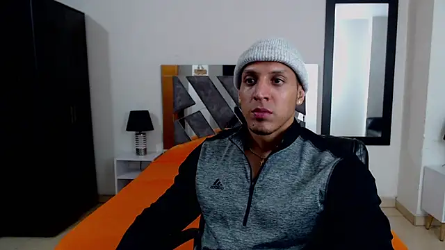 Snapshot of Frank_heaven01 chatting on February 11, 2025, 11:22 pm Frank heaven01 online show from February 11, 2025, 11:22 pm