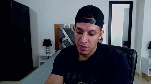 Snapshot of Frank_heaven01 chatting on February 15, 2025, 9:06 pm Frank heaven01 online show from February 15, 2025, 9:06 pm