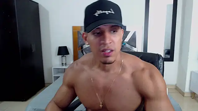 Snapshot of Frank_heaven01 chatting on March 1, 2025, 2:37 am Frank heaven01 online show from March 1, 2025, 2:37 am