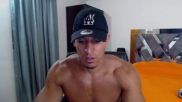 Snapshot of Frank_heaven01 chatting on March 18, 2025, 9:21 pm Frank heaven01 online show from March 18, 2025, 9:21 pm
