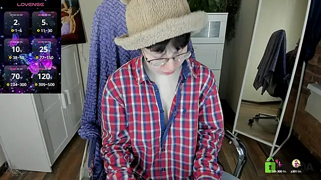 Snapshot of Melissa_Wells chatting on September 21, 2025, 4:23 pm Melissa Wells online show from September 21, 2025, 4:23 pm