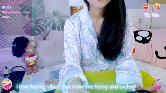 Snapshot of Ly__ chatting on February 11, 2026, 3:06 am Ly online show from February 11, 2026, 3:06 am