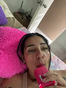 Meganmilk1 online show from January 19, 2026, 4:33 pm