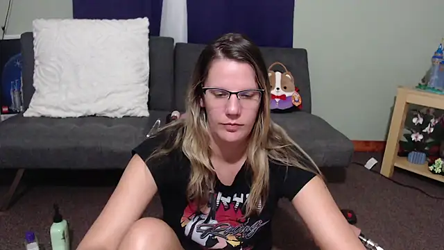 Snapshot of Sarahtineke chatting on October 5, 2025, 10:55 pm Sarahtineke online show from October 5, 2025, 10:55 pm