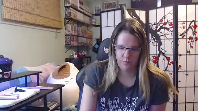 Sarahtineke online show from February 6, 2026, 6:15 pm