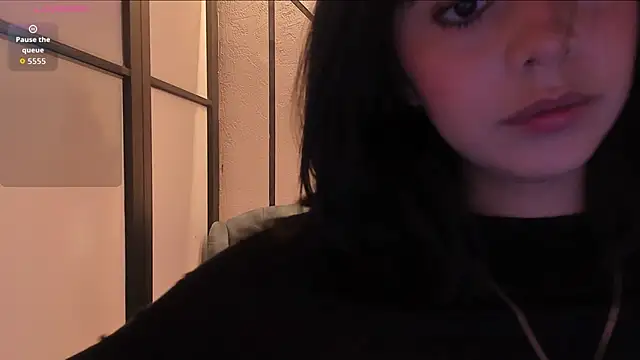 NicolRoss  online show from December 21, 2025, 4:19 pm